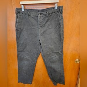 Uniqlo Men's Dark Oliv Slim Fit Chinos 35x27